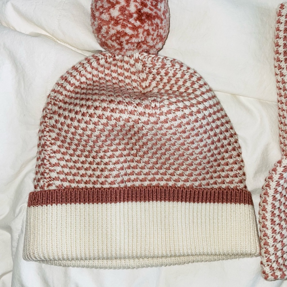 COACH Charm Beanie Toque Knit Hat & Scarf Pink New without Tags - Picture 5 of 7